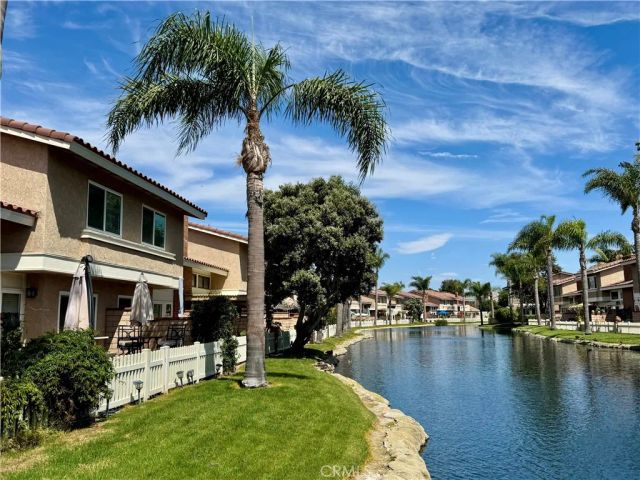 7756 Sailboat Circle, Huntington Beach, CA 92648