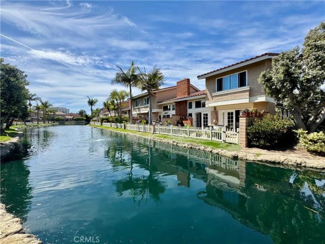 7756 Sailboat Circle, Huntington Beach, CA 92648