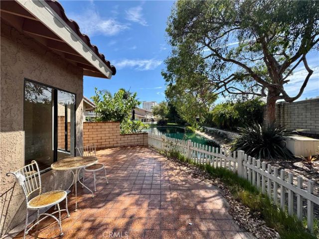 7756 Sailboat Circle, Huntington Beach, CA 92648