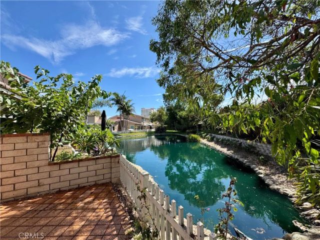 7756 Sailboat Circle, Huntington Beach, CA 92648