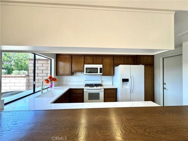 7756 Sailboat Circle, Huntington Beach, CA 92648