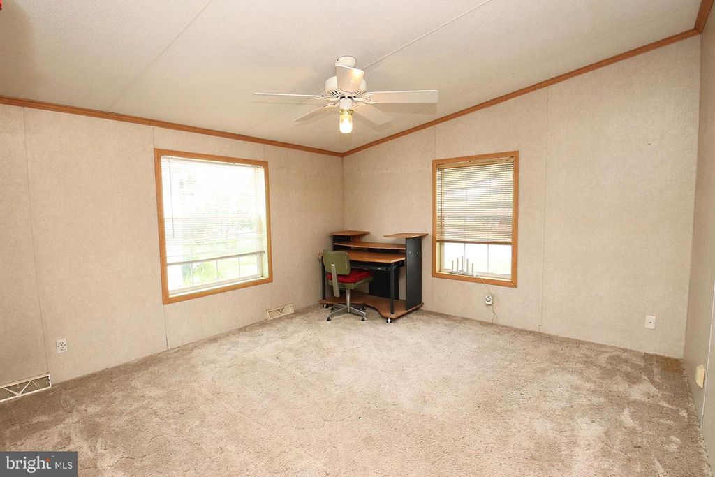 16847 LONGFELLOW CT, Hagerstown, MD 21740
