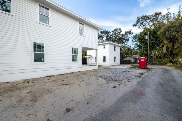 421 25TH AVENUE N, St Petersburg, FL 33704