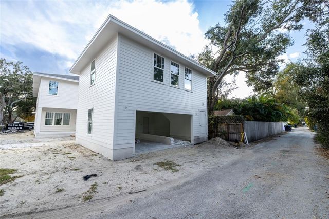 421 25TH AVENUE N, St Petersburg, FL 33704