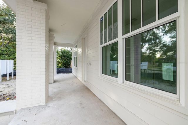 421 25TH AVENUE N, St Petersburg, FL 33704