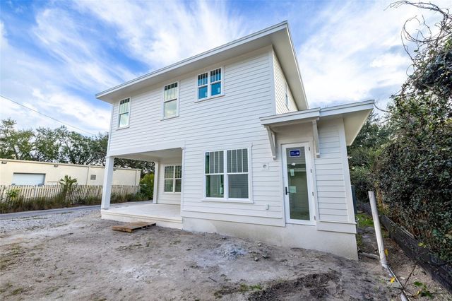 421 25TH AVENUE N, St Petersburg, FL 33704