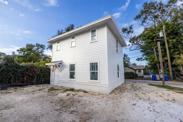 421 25TH AVENUE N, St Petersburg, FL 33704