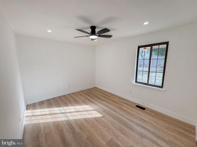 604 COBBLESTONE RD, Williamstown, NJ 08094