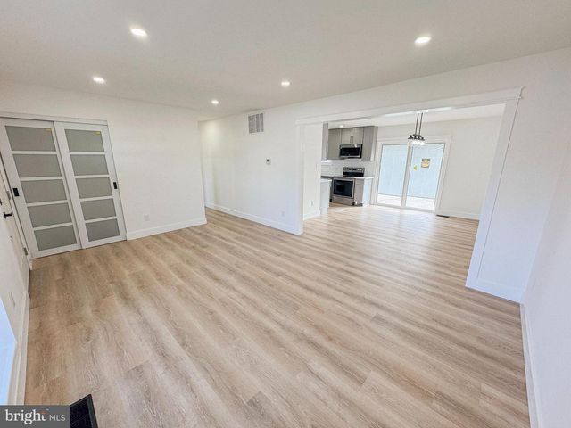 604 COBBLESTONE RD, Williamstown, NJ 08094