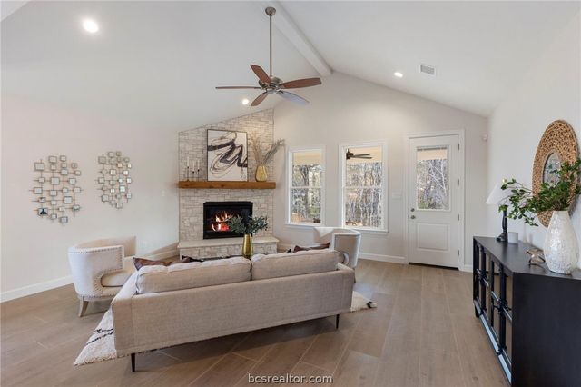 3223 Tamy Lane, Brenham, TX 77833