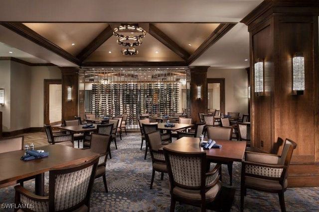 584 Avellino Isles CIR 19302, Naples, FL 34119