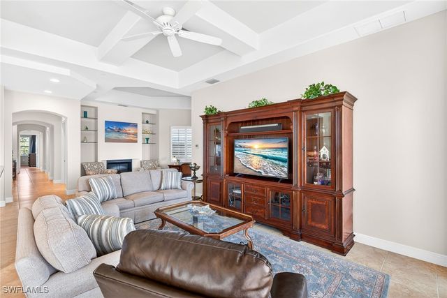 584 Avellino Isles CIR 19302, Naples, FL 34119