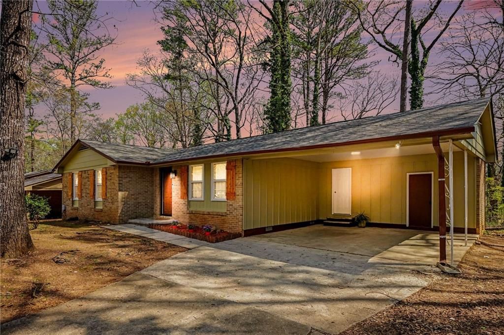 3055 Orbit Circle, Ellenwood, GA 30294