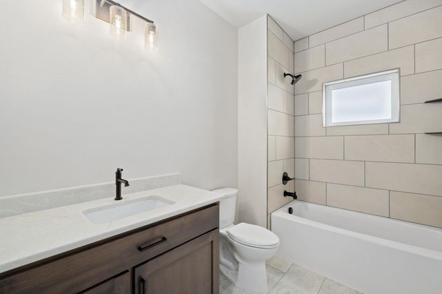 3165 66th Avenue S, Fargo, ND 58104