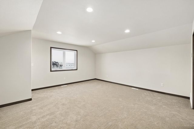 3165 66th Avenue S, Fargo, ND 58104