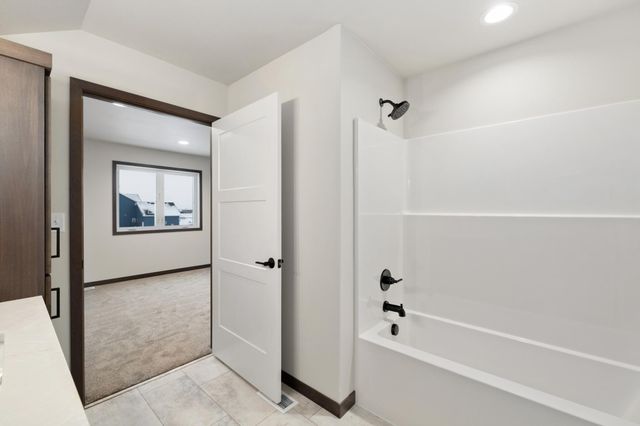 3165 66th Avenue S, Fargo, ND 58104