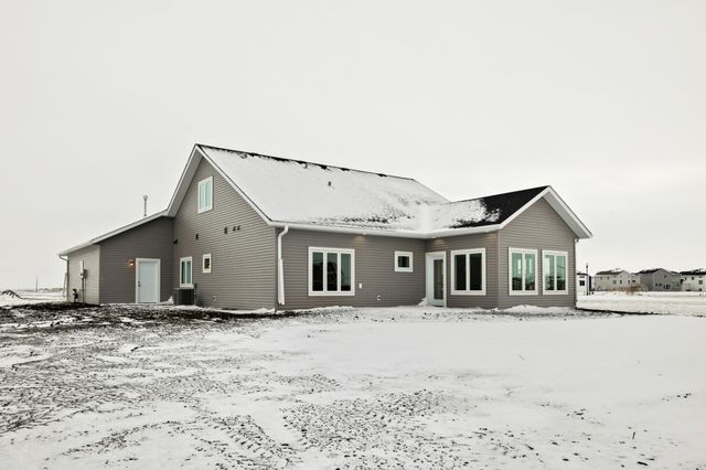 3165 66th Avenue S, Fargo, ND 58104