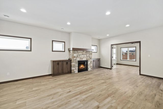 3165 66th Avenue S, Fargo, ND 58104