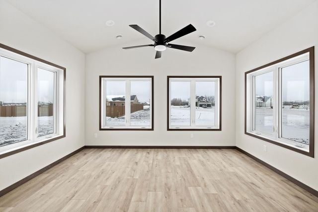 3165 66th Avenue S, Fargo, ND 58104