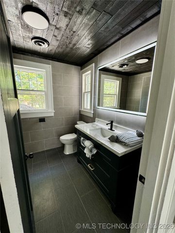 214 E Street SW, Ardmore, OK 73401