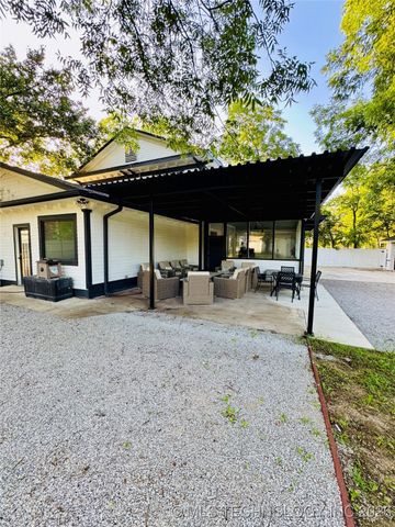 214 E Street SW, Ardmore, OK 73401