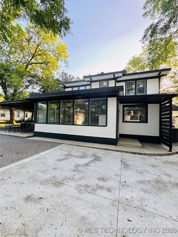 214 E Street SW, Ardmore, OK 73401