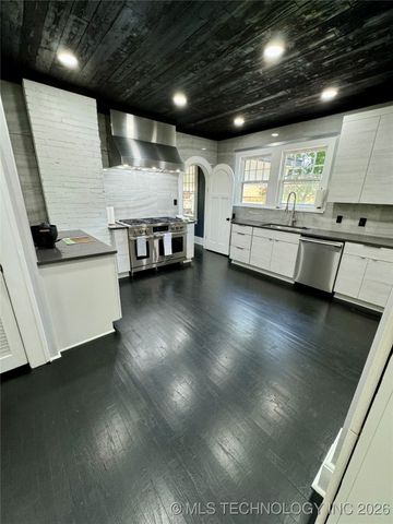 214 E Street SW, Ardmore, OK 73401