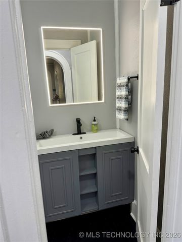 214 E Street SW, Ardmore, OK 73401