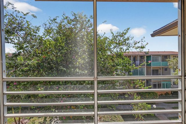 16750 NE 14th Ave 310, Miami, FL 33162