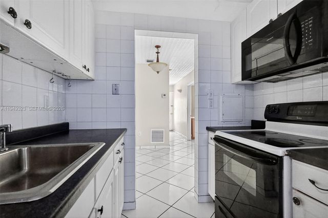 16750 NE 14th Ave 310, Miami, FL 33162