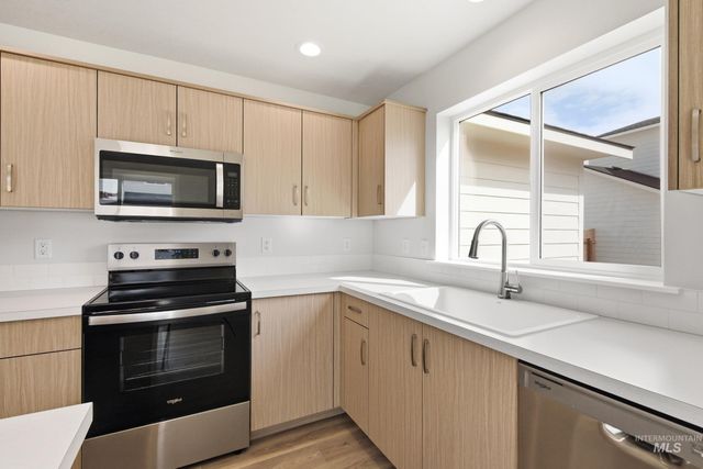 1763 Gyrfalcon St, Middleton, ID 83644