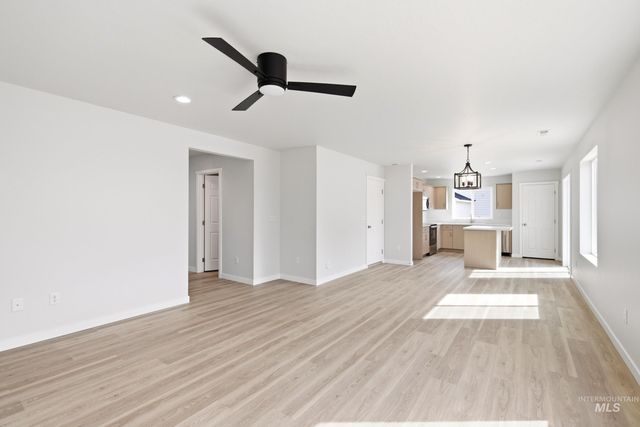 1763 Gyrfalcon St, Middleton, ID 83644
