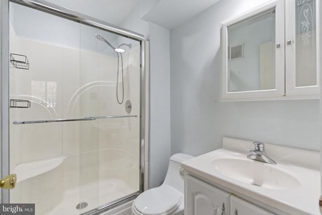 305-A CYPRESS POINT CIR, Mount Laurel, NJ 08054