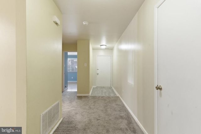 305-A CYPRESS POINT CIR, Mount Laurel, NJ 08054