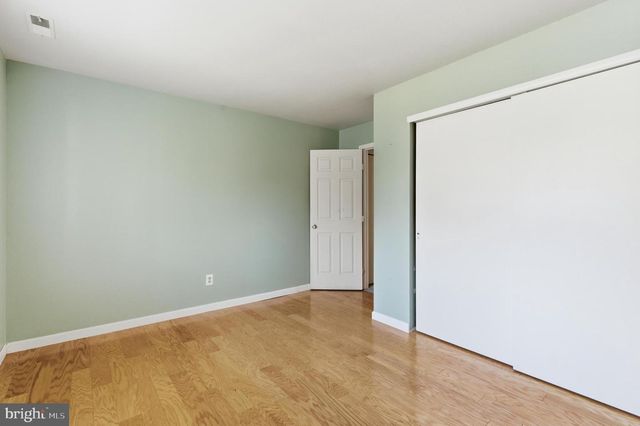 305-A CYPRESS POINT CIR, Mount Laurel, NJ 08054