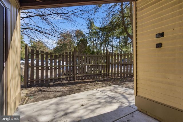 305-A CYPRESS POINT CIR, Mount Laurel, NJ 08054