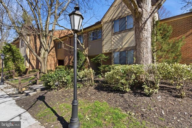 305-A CYPRESS POINT CIR, Mount Laurel, NJ 08054