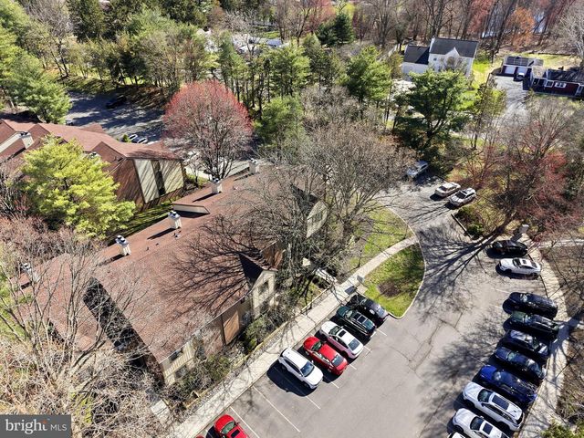 305-A CYPRESS POINT CIR, Mount Laurel, NJ 08054