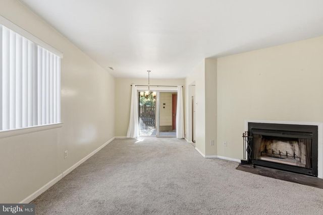 305-A CYPRESS POINT CIR, Mount Laurel, NJ 08054