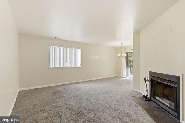 305-A CYPRESS POINT CIR, Mount Laurel, NJ 08054