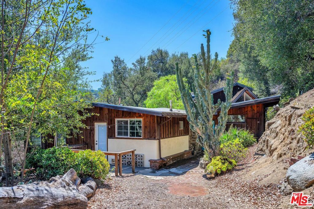2519 Horse Shoe Canyon Road, Los Angeles, CA 90046 — exterior