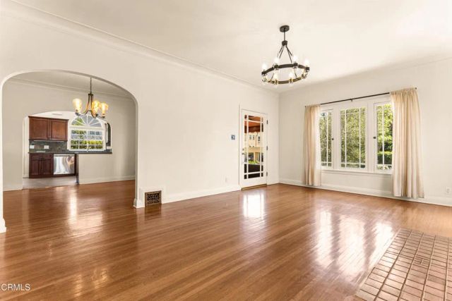4725 Ambrose Avenue, Los Angeles, CA 90027