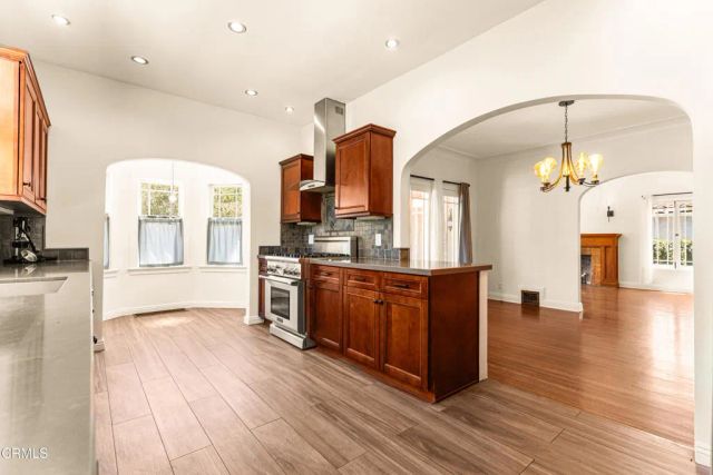 4725 Ambrose Avenue, Los Angeles, CA 90027