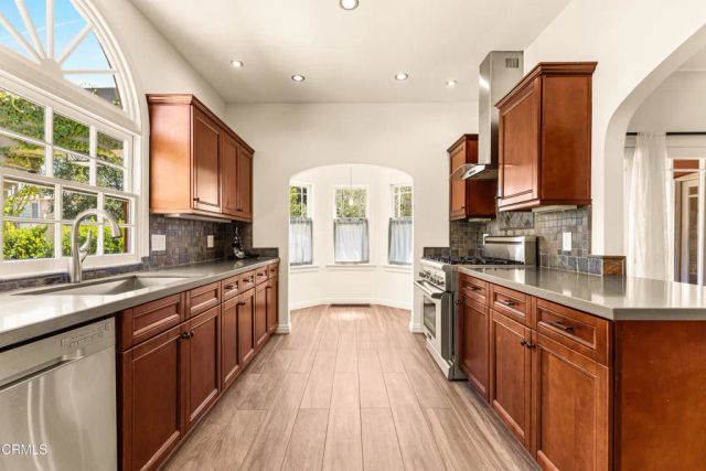 4725 Ambrose Avenue, Los Angeles, CA 90027