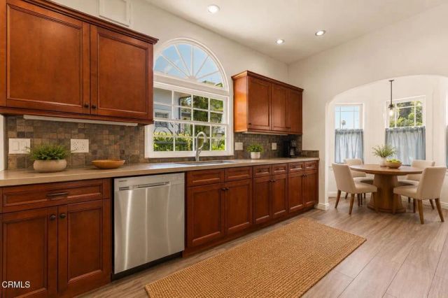 4725 Ambrose Avenue, Los Angeles, CA 90027