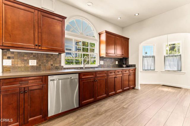 4725 Ambrose Avenue, Los Angeles, CA 90027