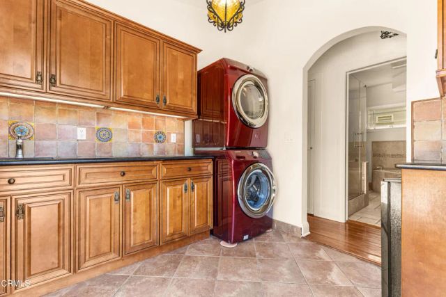 4725 Ambrose Avenue, Los Angeles, CA 90027
