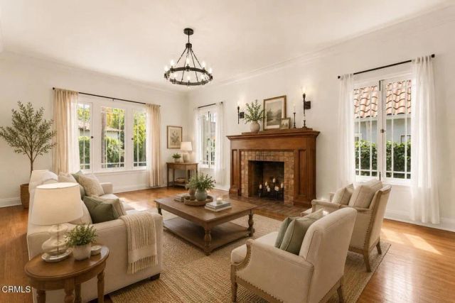 4725 Ambrose Avenue, Los Angeles, CA 90027