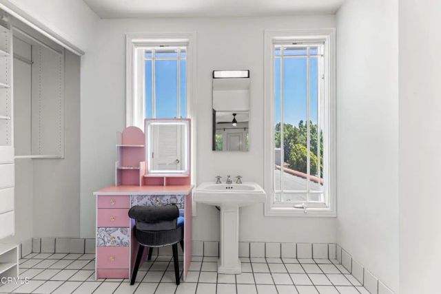 4725 Ambrose Avenue, Los Angeles, CA 90027