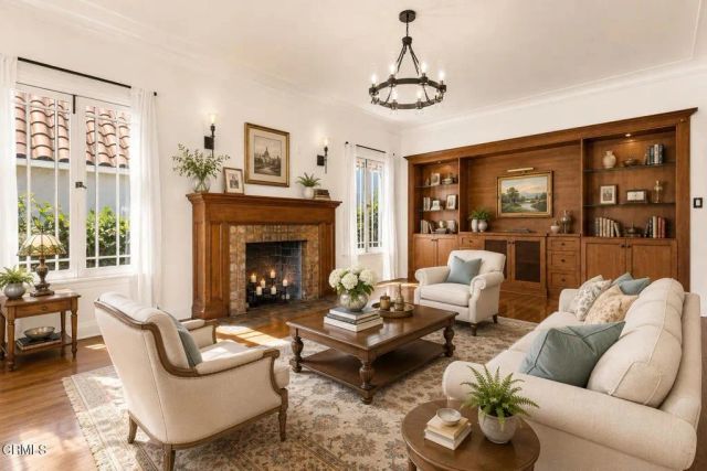 4725 Ambrose Avenue, Los Angeles, CA 90027